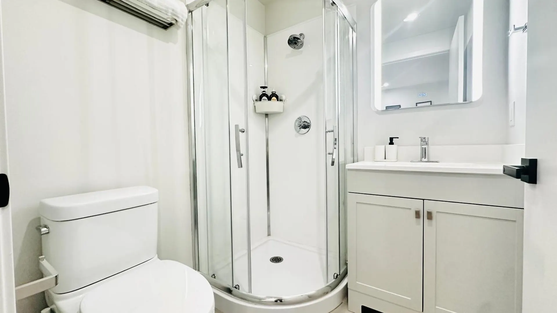 Modern New Private Bathroom Suite, 8Mins To Ubc& 15Mins To Downtown فانكوفر 0*,