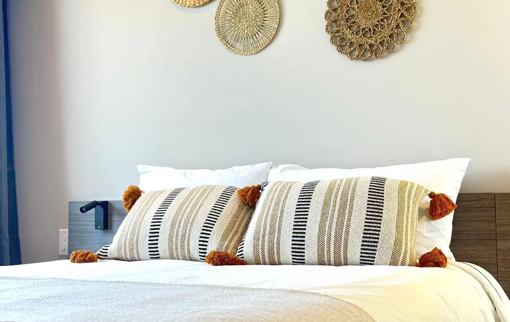 Modern New Private Bathroom Suite, 8Mins To Ubc& 15Mins To Downtown Vancouver 0*,  Canada
